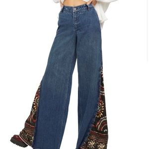FREE PEOPLE Sahara Print Inset Extreme Wide Leg Flare Jeans size 28